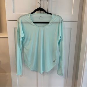 NWOT, never worn, Nike Dri Fit Long Sleeve 💙